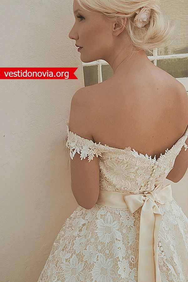 Vestido de novia corto de encaje